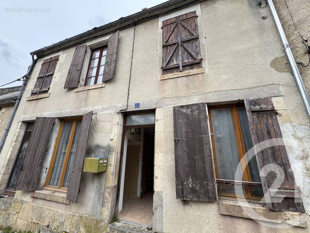 Maison à VARZY