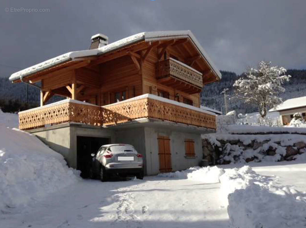 Maison à REYVROZ