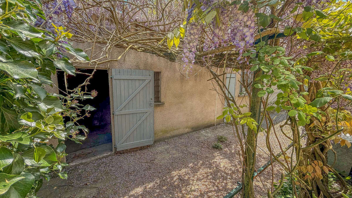 Maison à MONTAIGU-DE-QUERCY