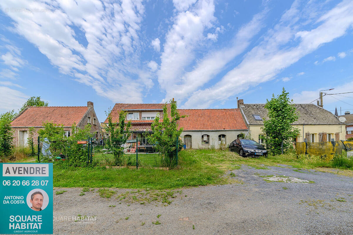 Maison à FONTAINE-AU-PIRE
