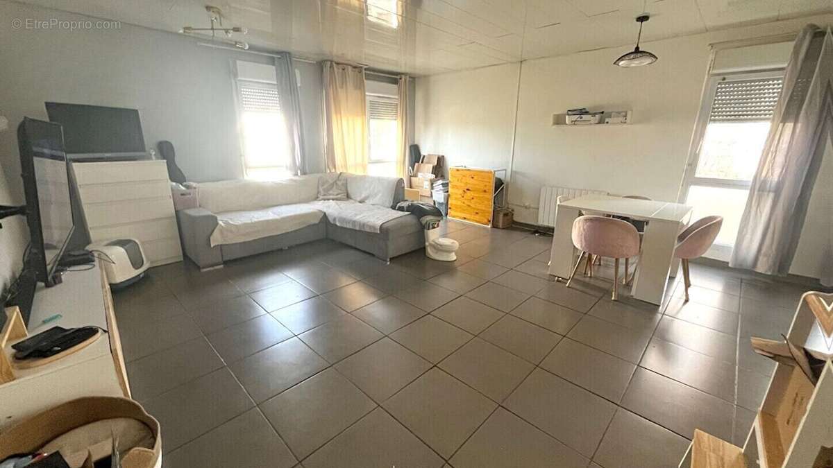 Appartement à PORT-DE-BOUC
