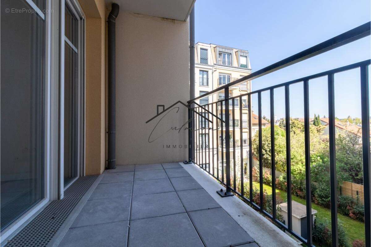 Appartement à LE BLANC-MESNIL