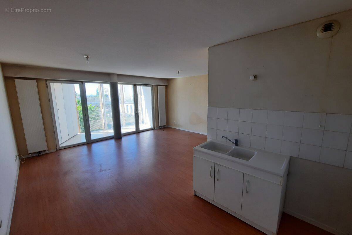 Appartement à LYON-9E