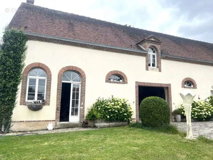 Maison à SAINT-PREST
