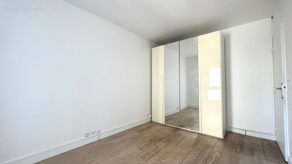 Chambre 3 - Appartement à PUTEAUX