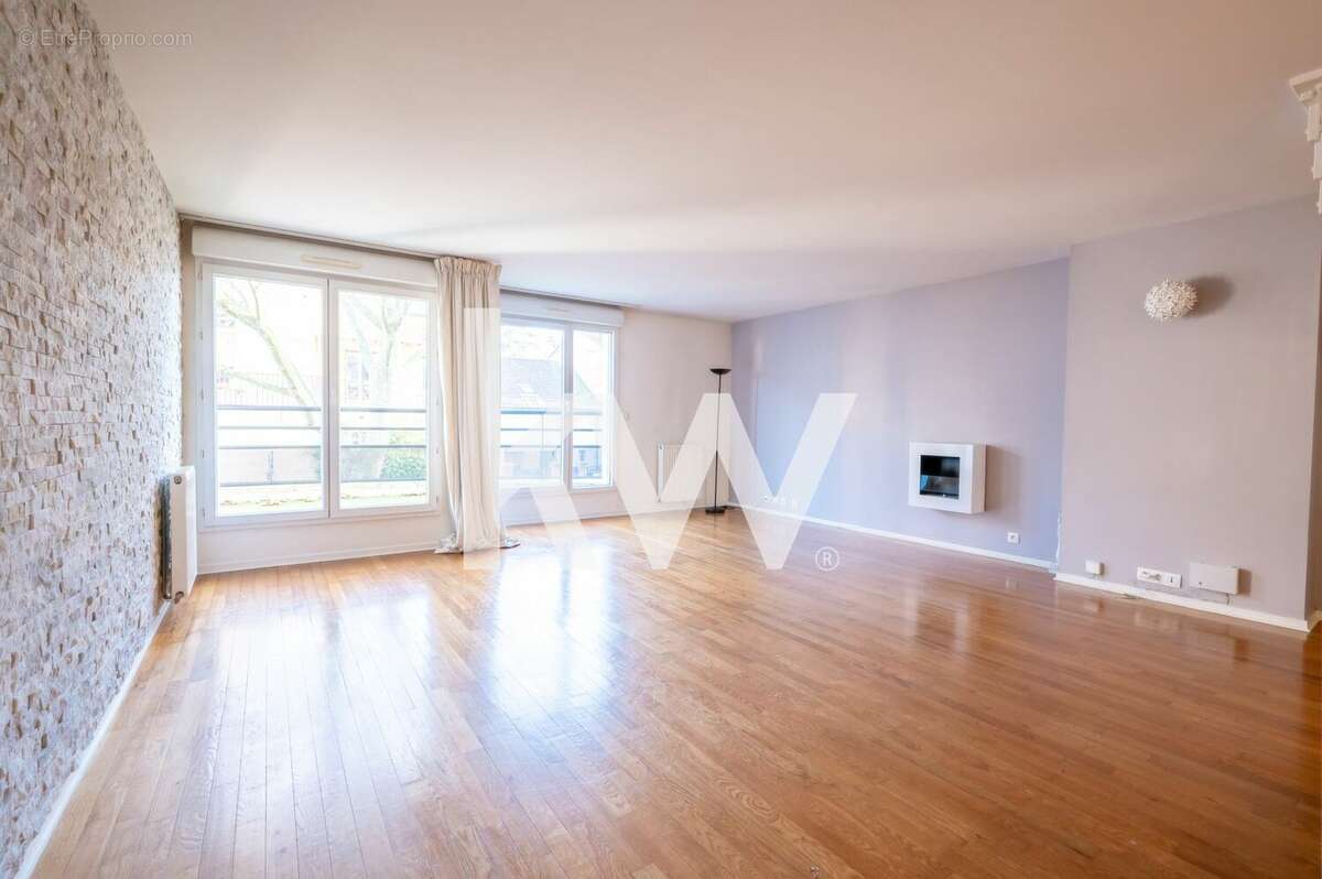 Appartement à SURESNES