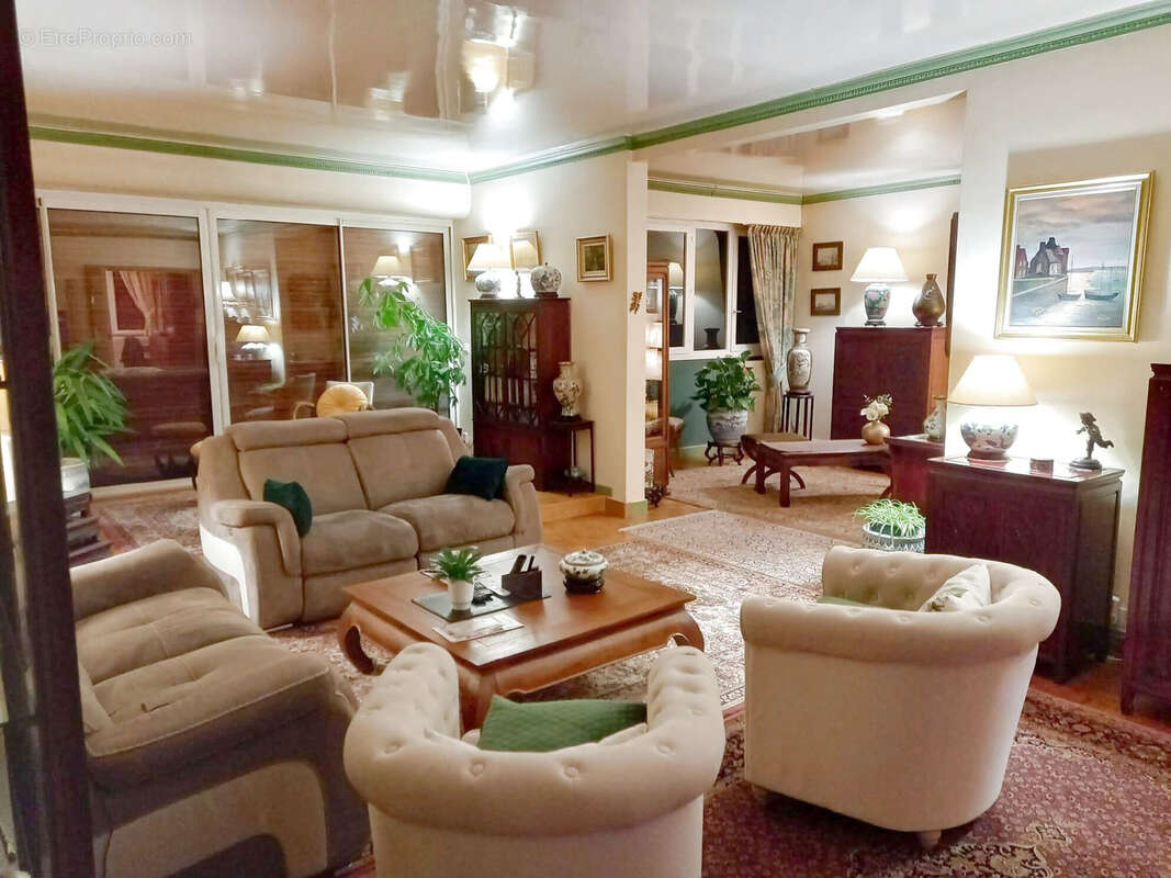 Appartement à VAUX-LE-PENIL