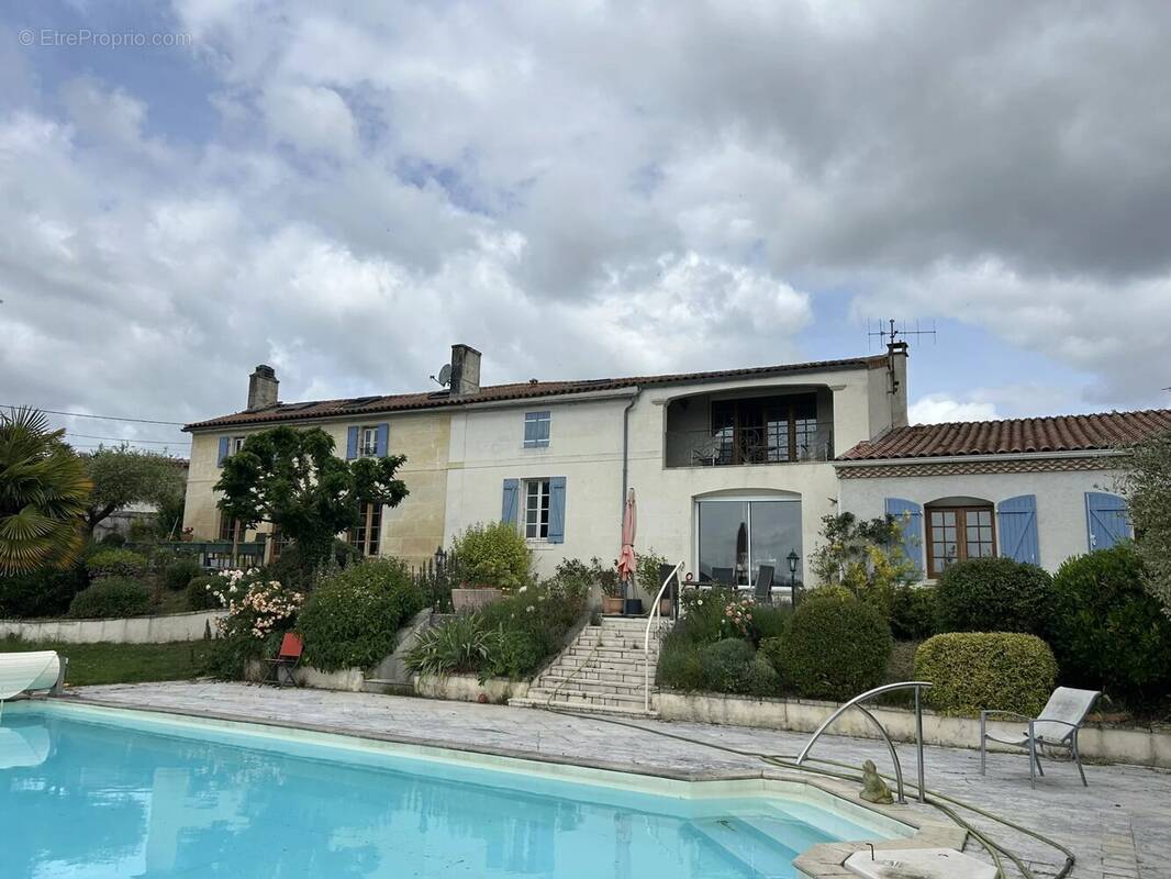 Appartement à COGNAC