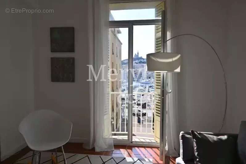 Appartement à MARSEILLE-2E