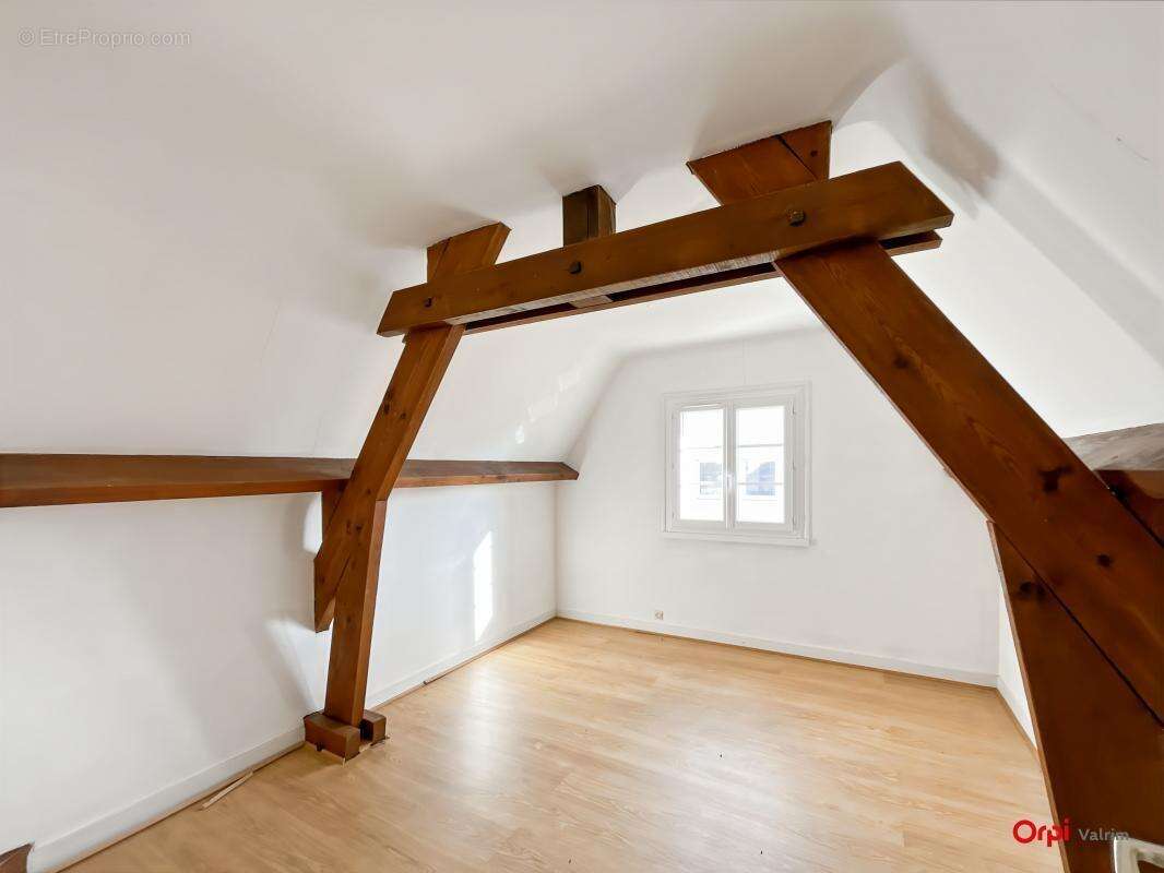 Maison à SAINT-PRYVE-SAINT-MESMIN