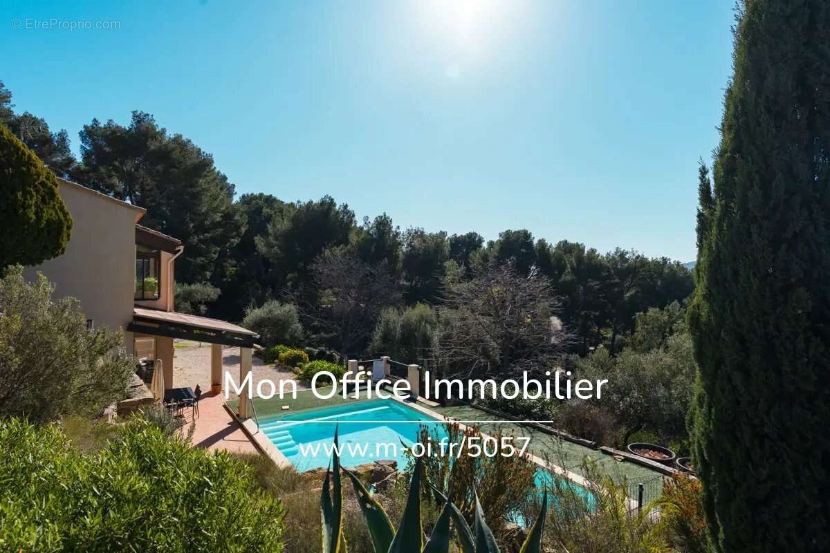 Maison à LE CASTELLET