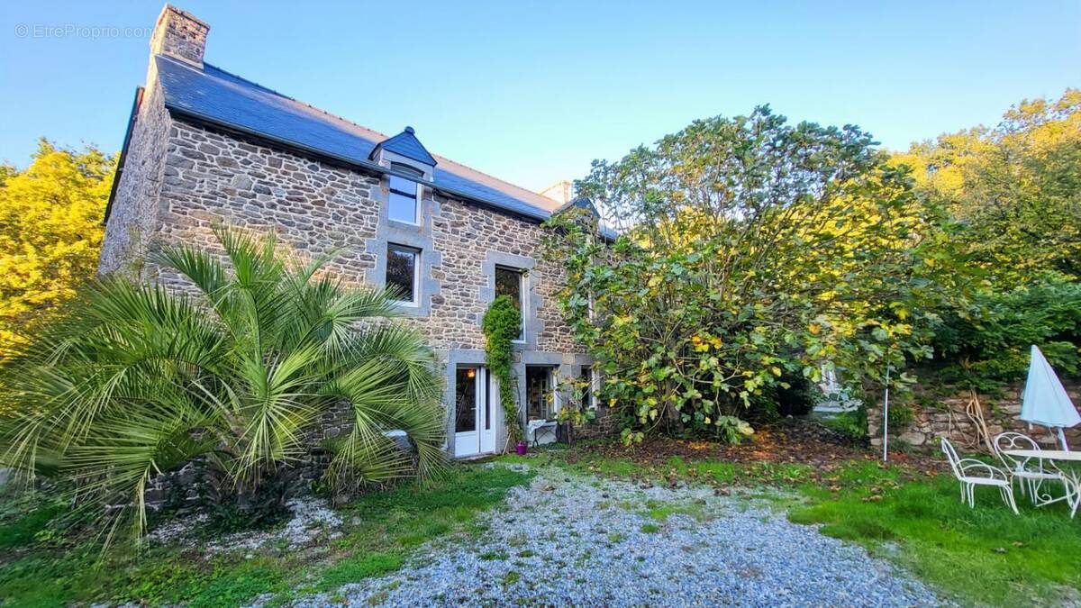 Maison à MINIAC-MORVAN