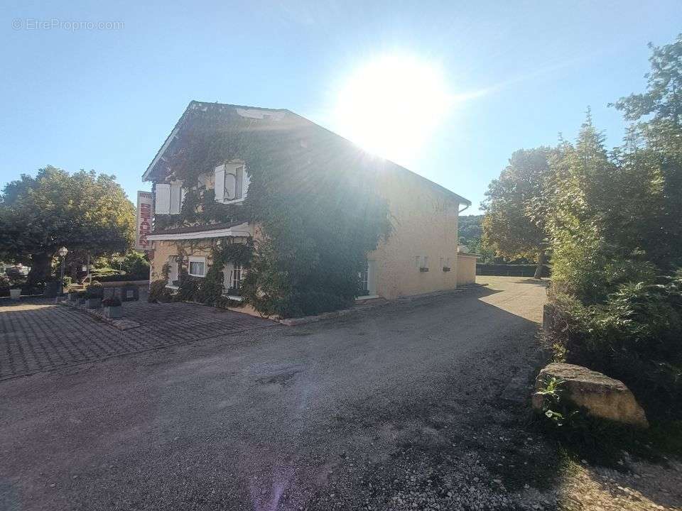 Appartement à VARENNES-LES-MACON