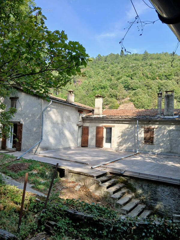 Maison à SAUMANE