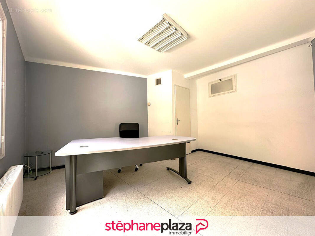 Appartement à BAGNOLS-SUR-CEZE