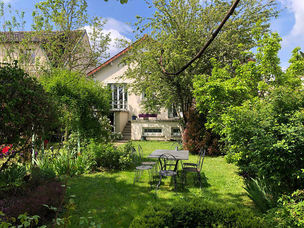 Maison à LES LOGES-EN-JOSAS