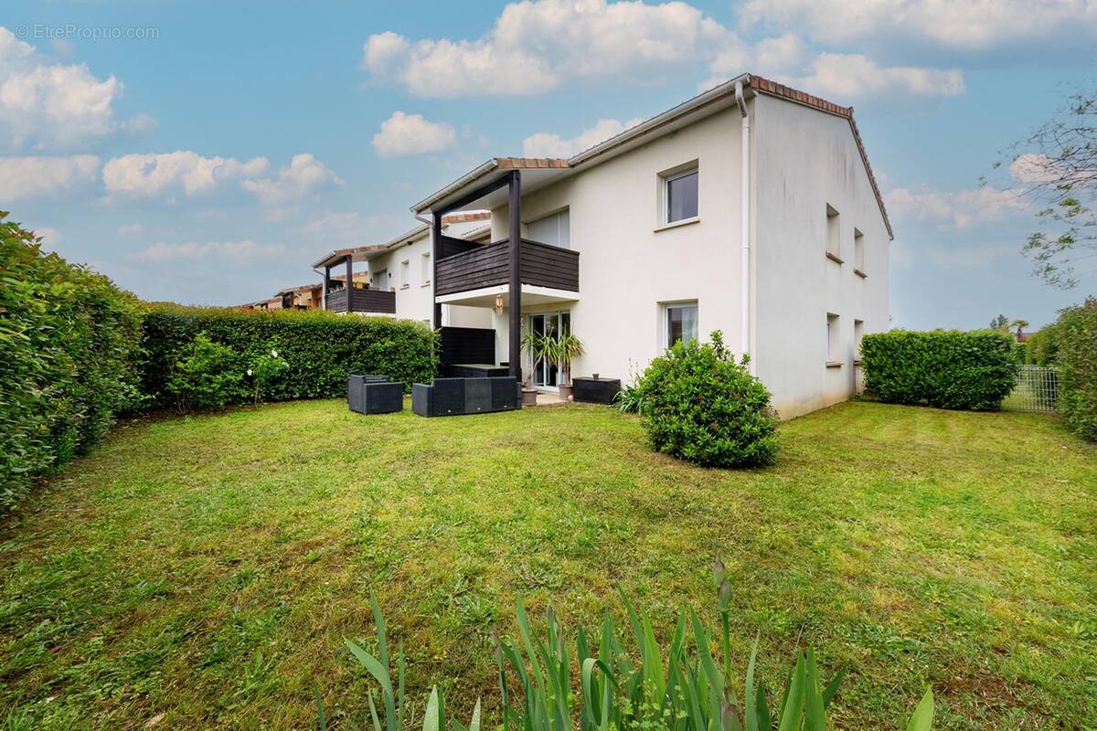 Appartement à SAINT-SULPICE