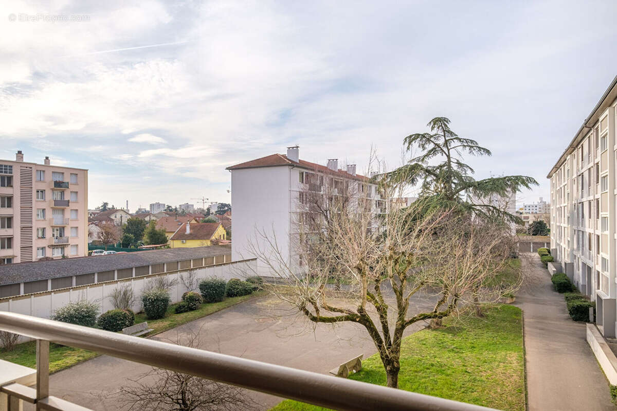 Appartement à LYON-8E