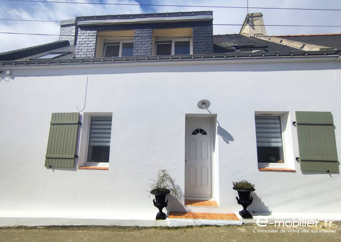 Façade à l&#039;est - Maison à GROIX