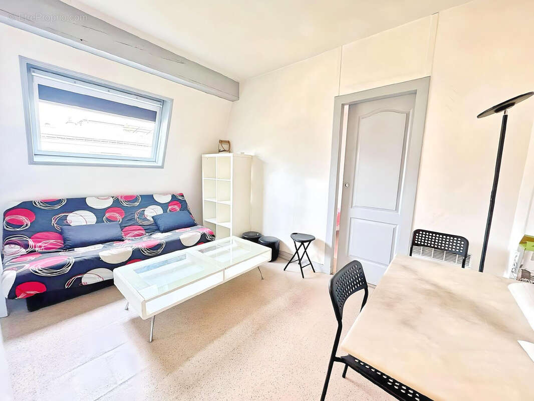 Appartement à PARIS-10E