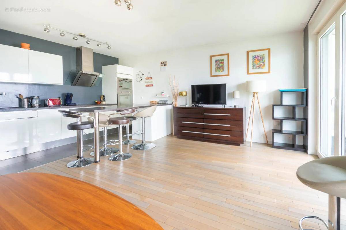 Appartement à COURBEVOIE