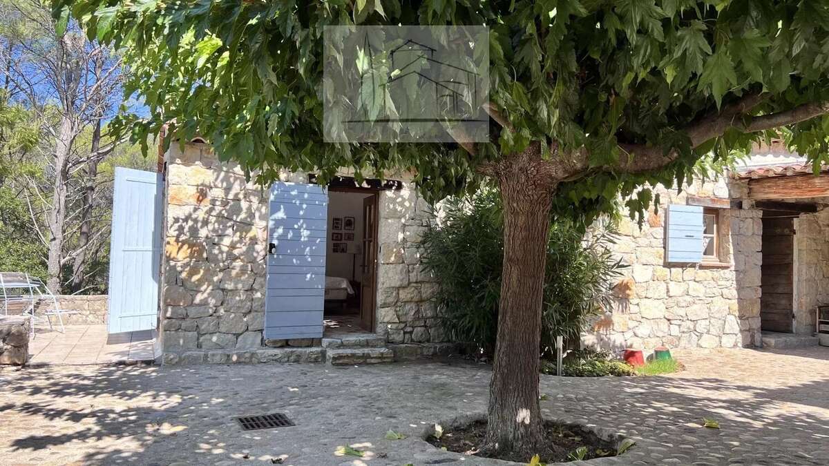 Maison à FAYENCE