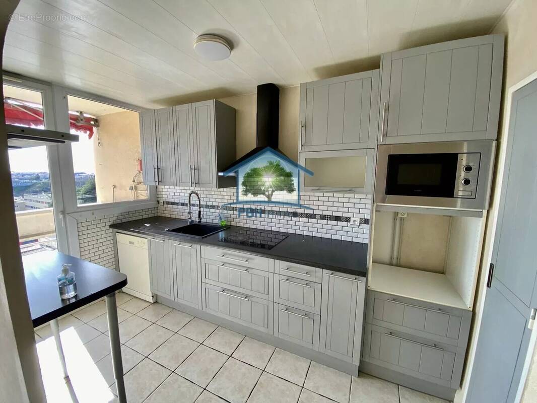 Appartement à MARSEILLE-15E