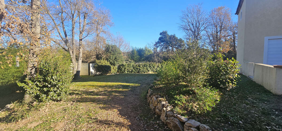 Maison à BAGNOLS-EN-FORET