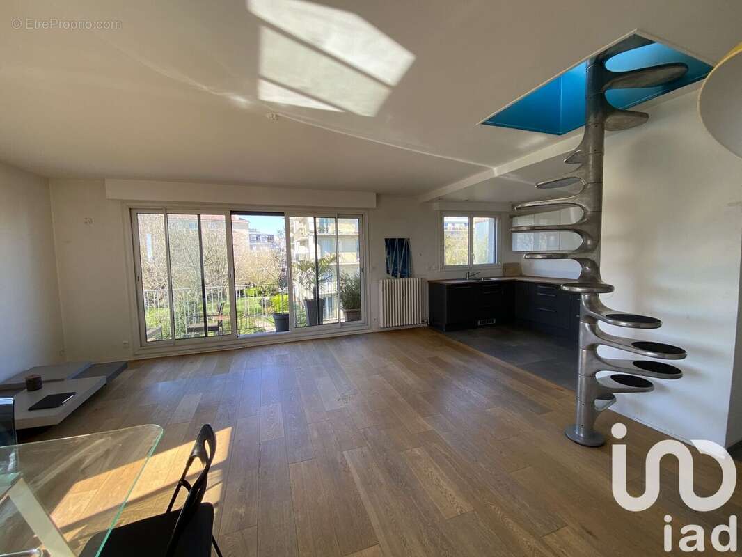 Photo 3 - Appartement à SURESNES