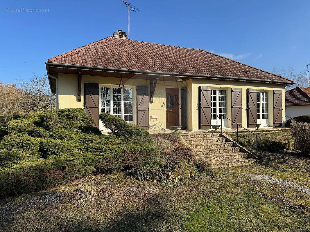 Maison à VARENNES-VAUZELLES