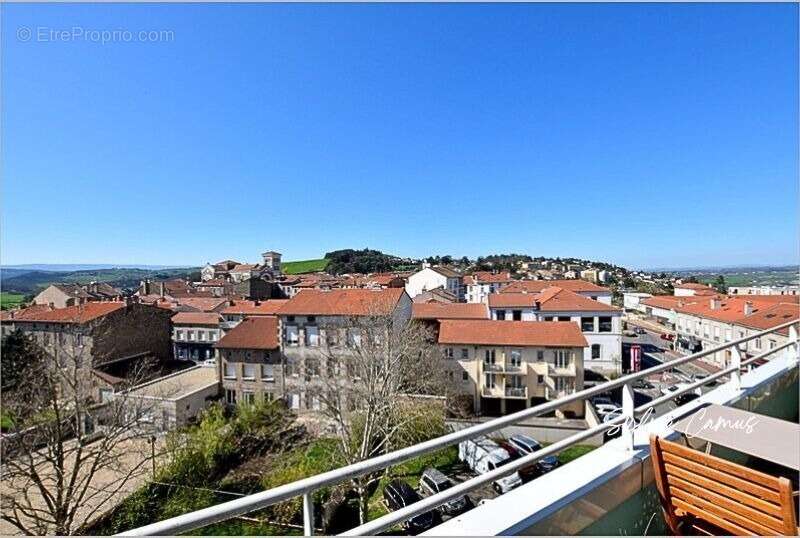 Appartement à SAINT-GENEST-LERPT