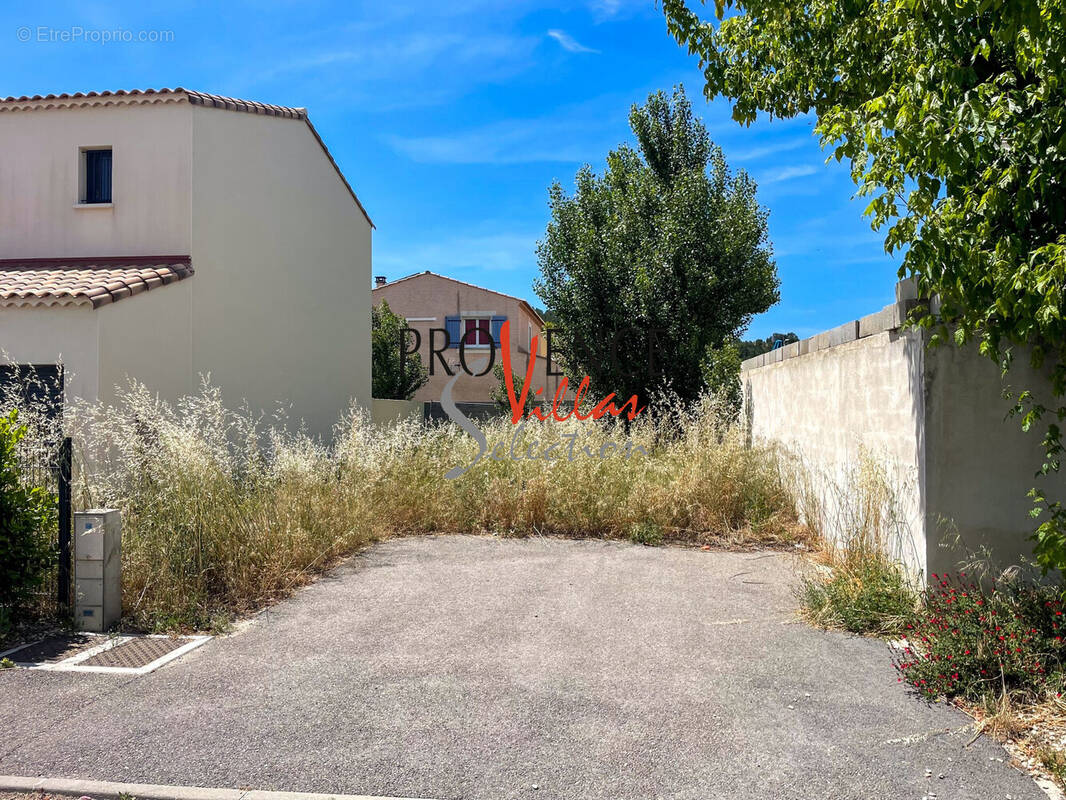 Terrain à BEAUCAIRE