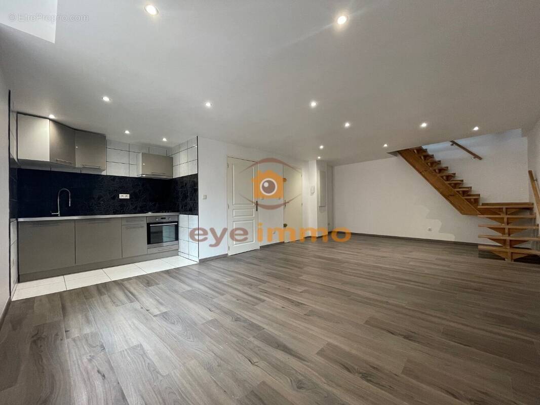 Appartement à SERVIAN
