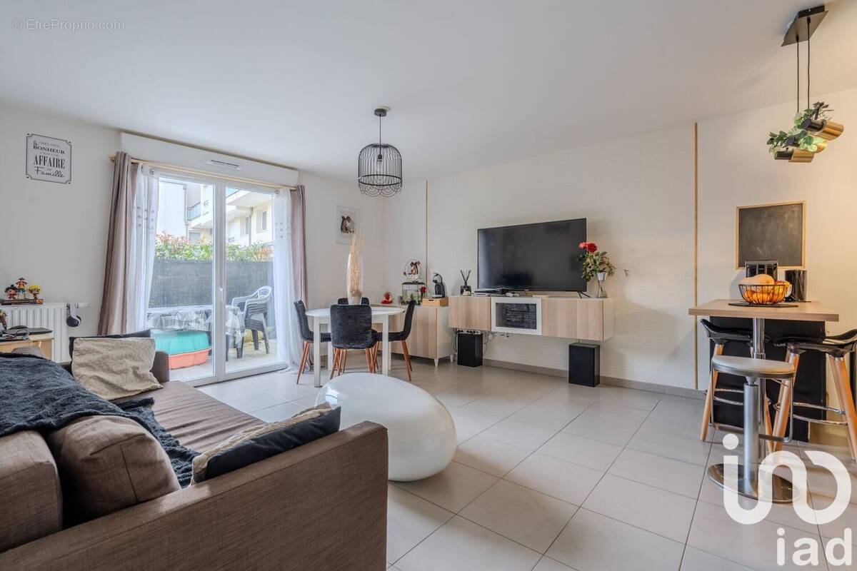 Photo 1 - Appartement à SAINT-THIBAULT-DES-VIGNES