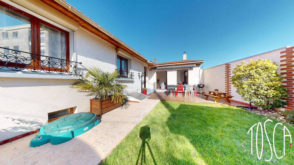 Maison à VILLEJUIF