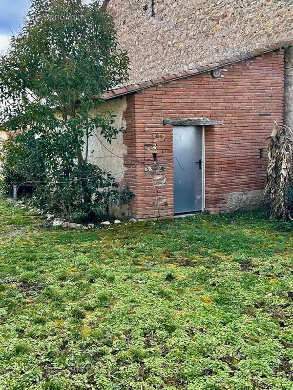 Appartement à LAGRAVE