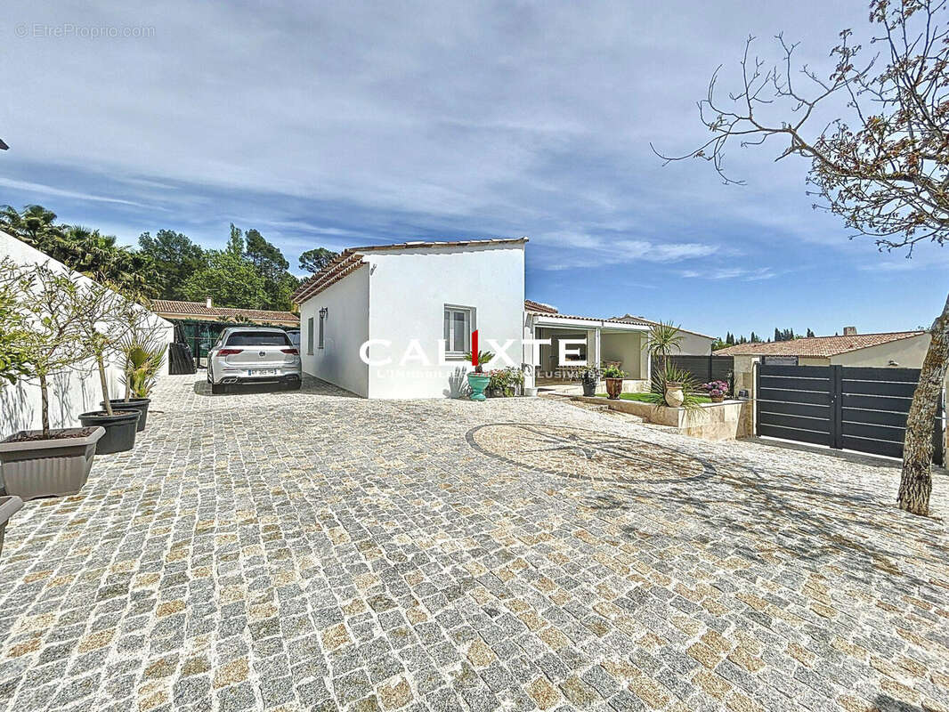 Maison à TOURRETTES