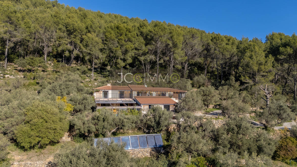 Maison à SOLLIES-PONT