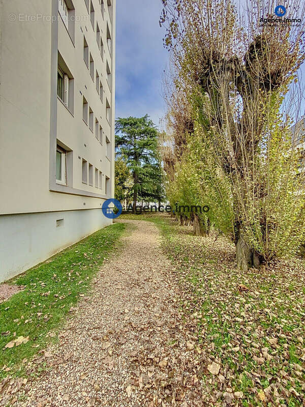 Appartement à LA RICHE