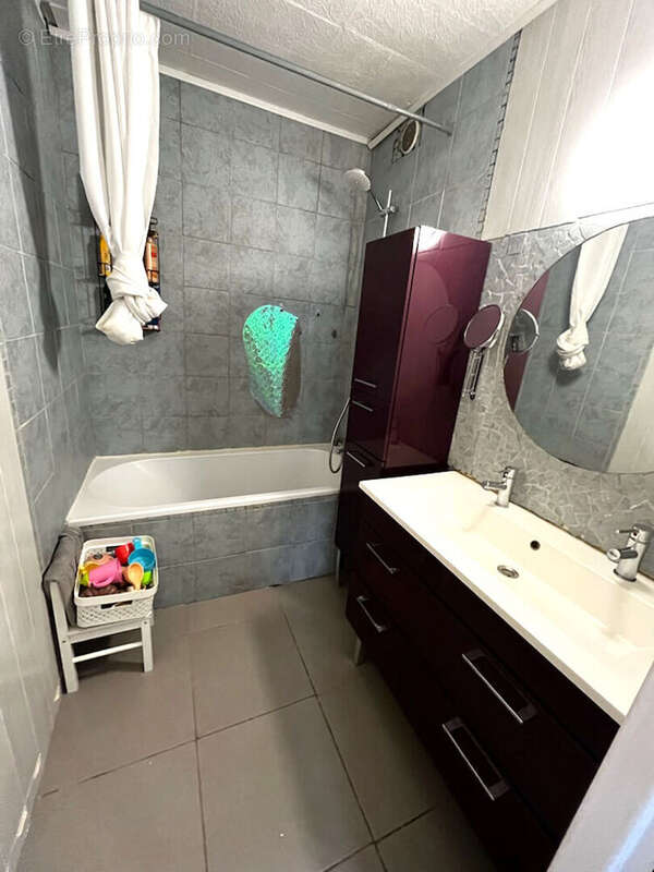 Appartement à PORT-DE-BOUC
