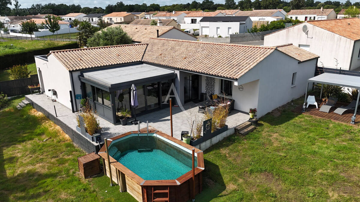 Maison à AVRILLE