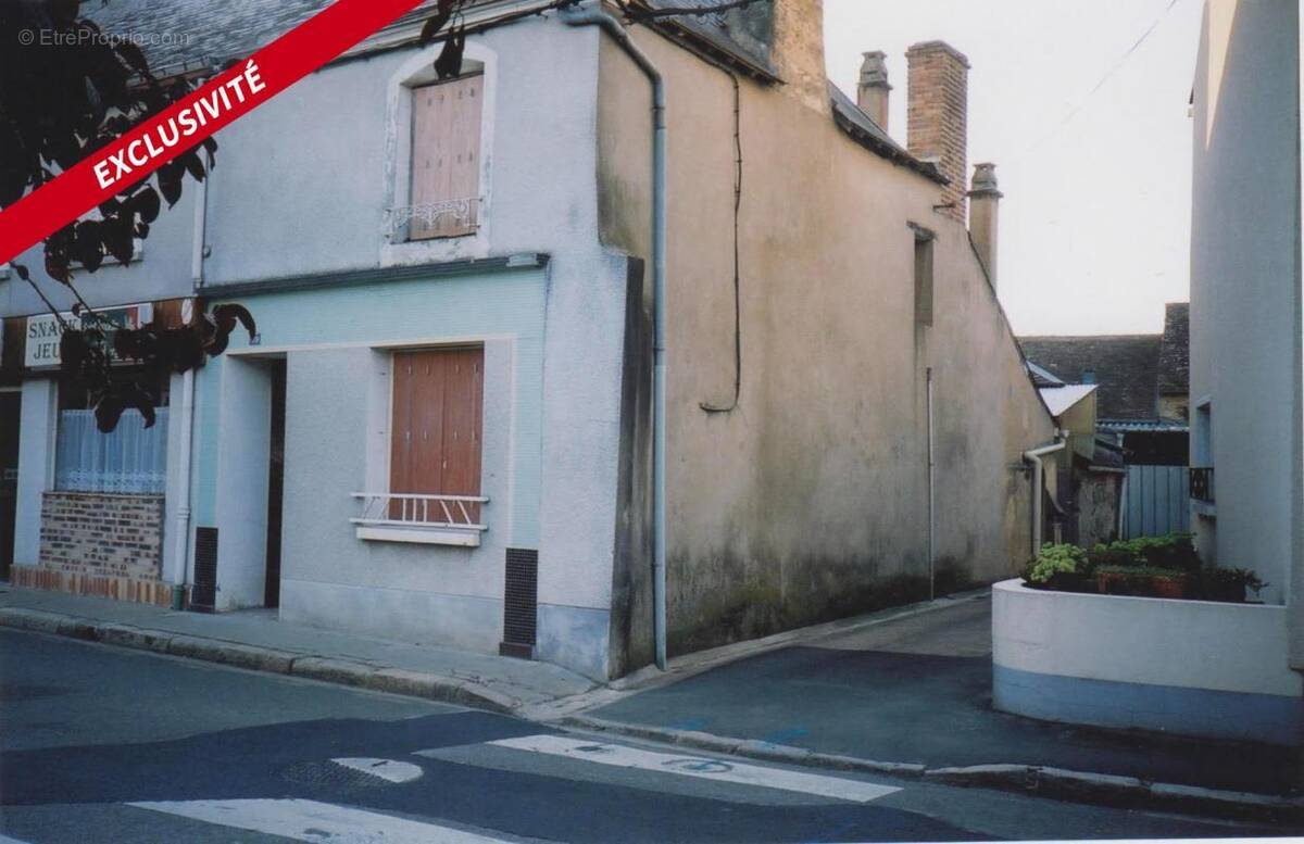 Maison à MEZERAY
