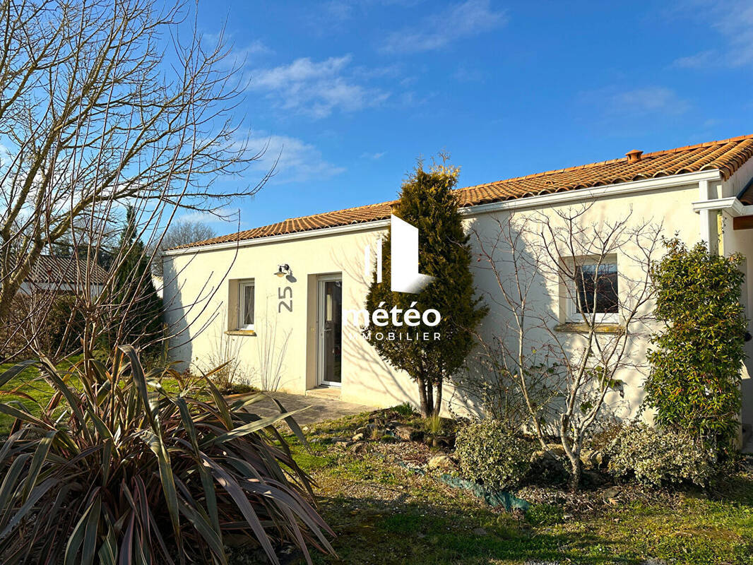 Maison à MOUTIERS-LES-MAUXFAITS