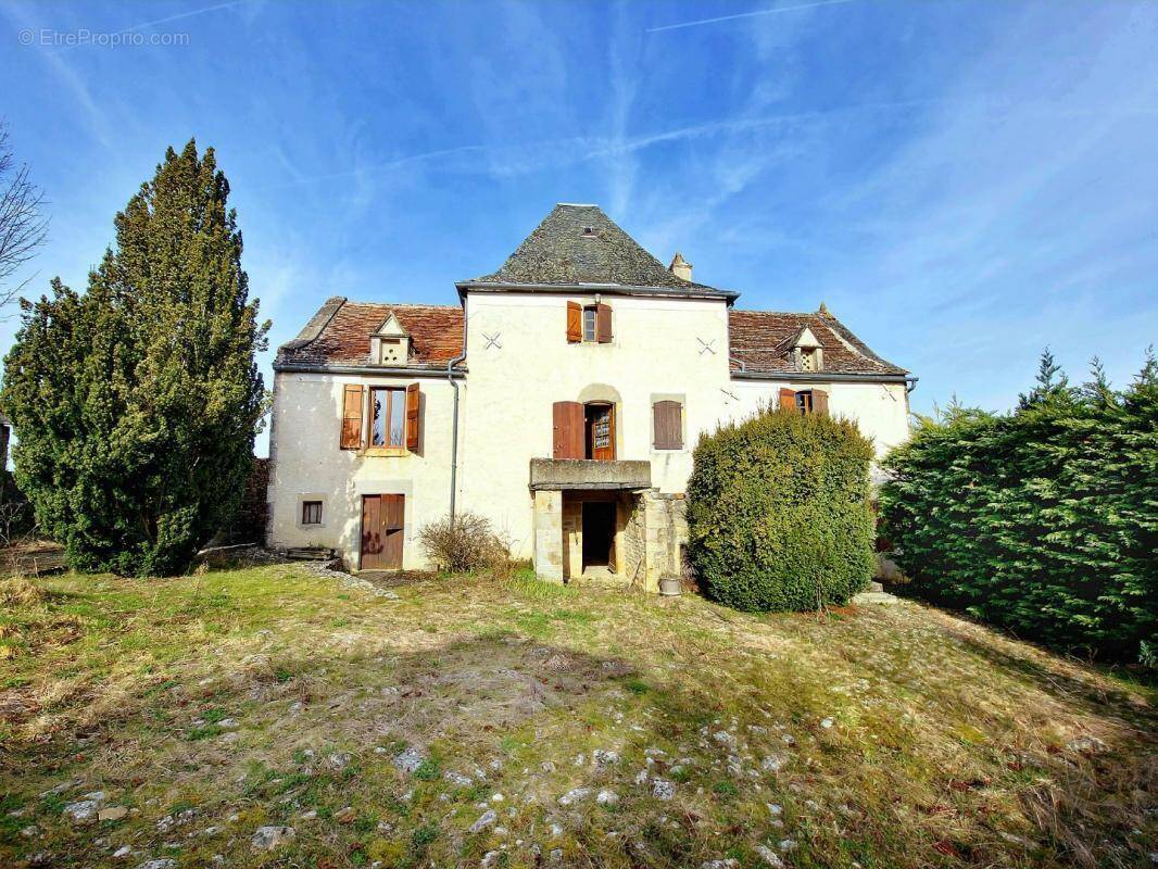 Maison à PUYLAGARDE