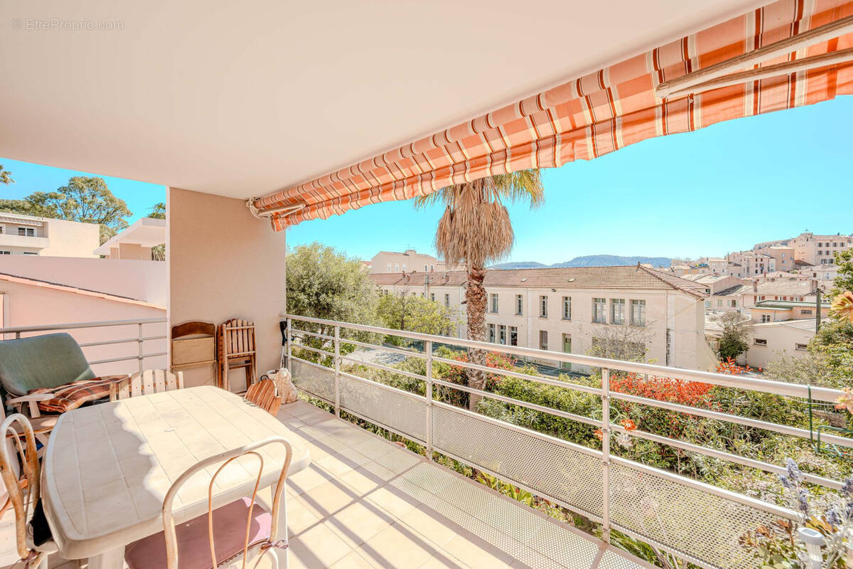 Appartement à HYERES