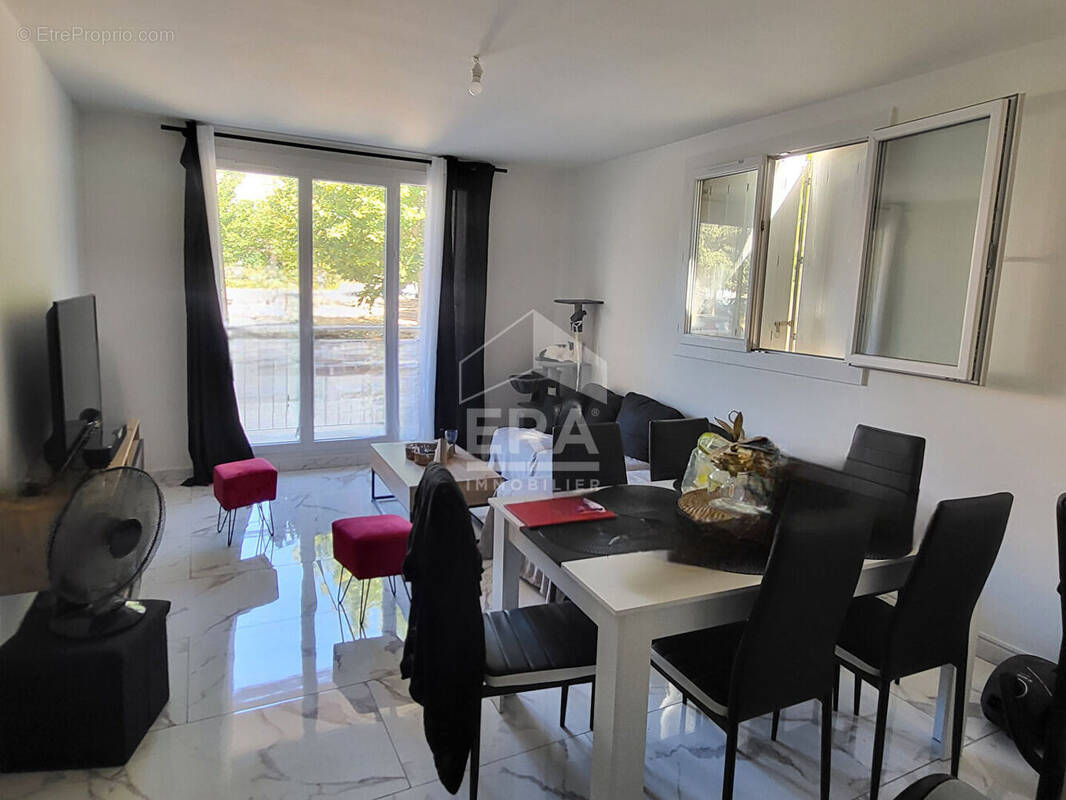 Appartement à LE CANNET-DES-MAURES