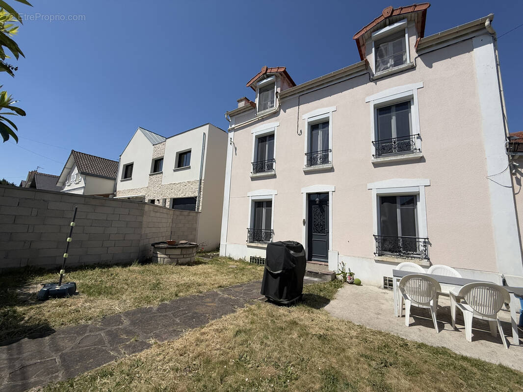 Maison à CHAMPIGNY-SUR-MARNE