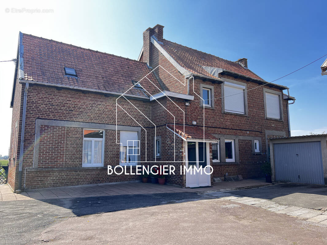 Maison à HAZEBROUCK
