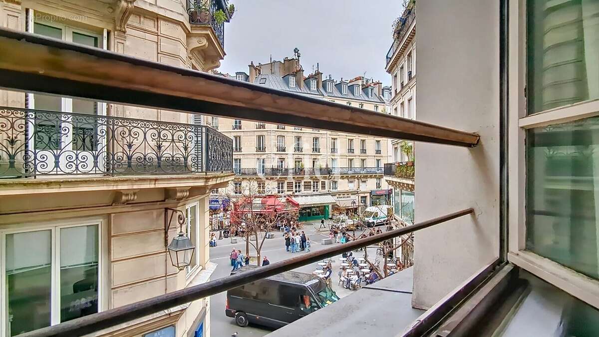 Appartement à PARIS-1E