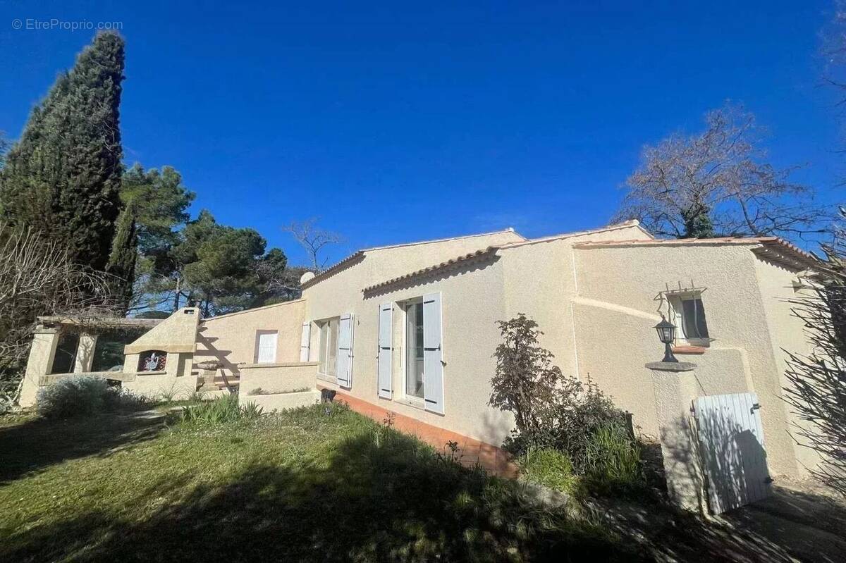 Maison à POURRIERES